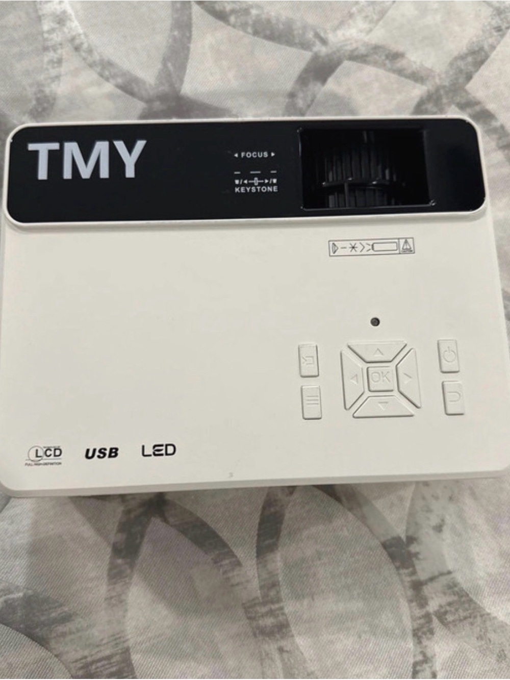 White Portable LED Mini Projector with USB